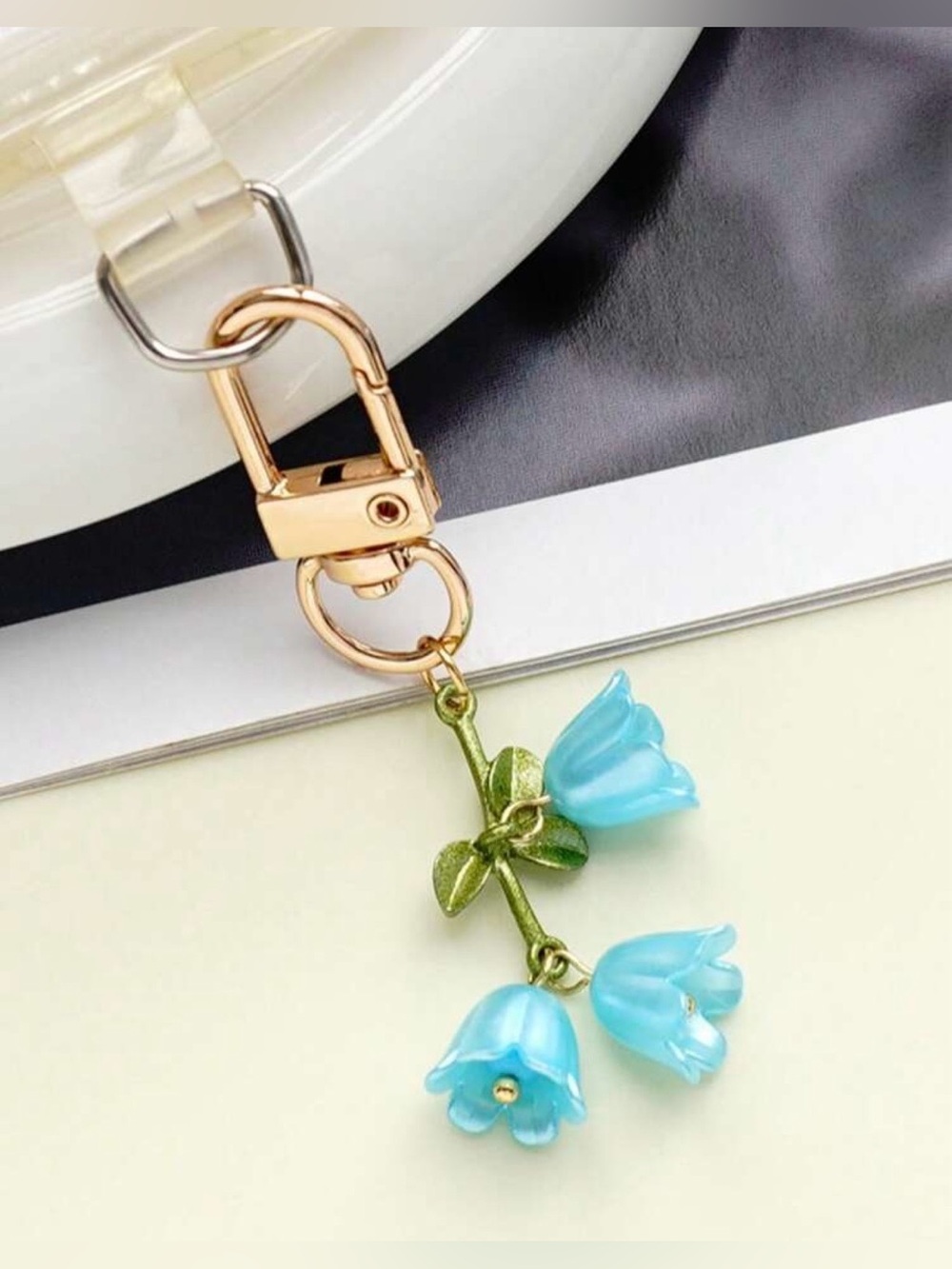 NWT Elegant Hanging Blue Lily Flower 🦋Keychain | Purse Charm